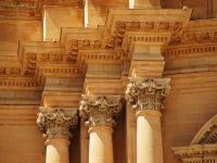 Ragusa Ibla - San Giorgio capitols